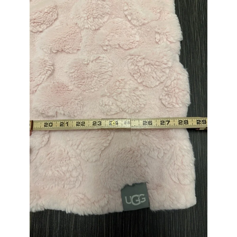 UGG Baby Pink Hearts Blanket 28